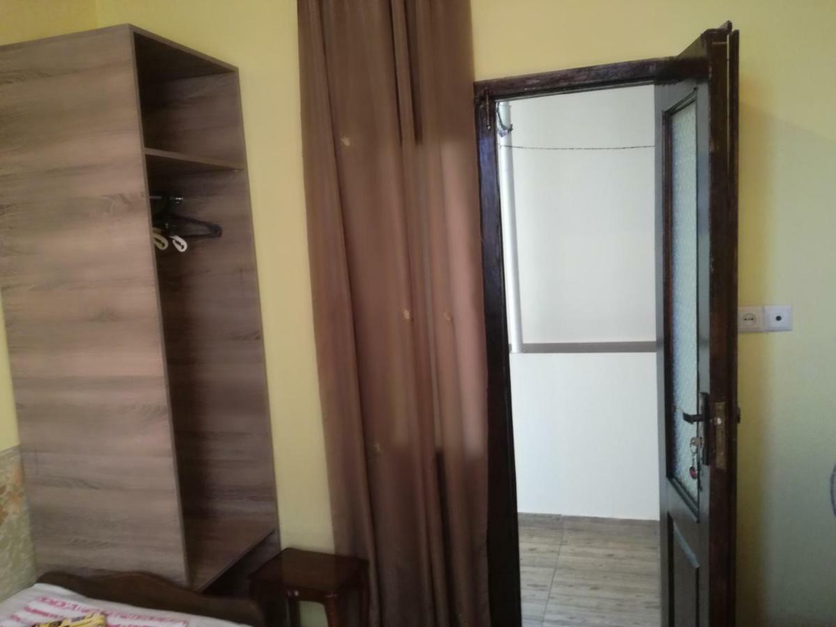 Guest House Nino Batumi Luaran gambar